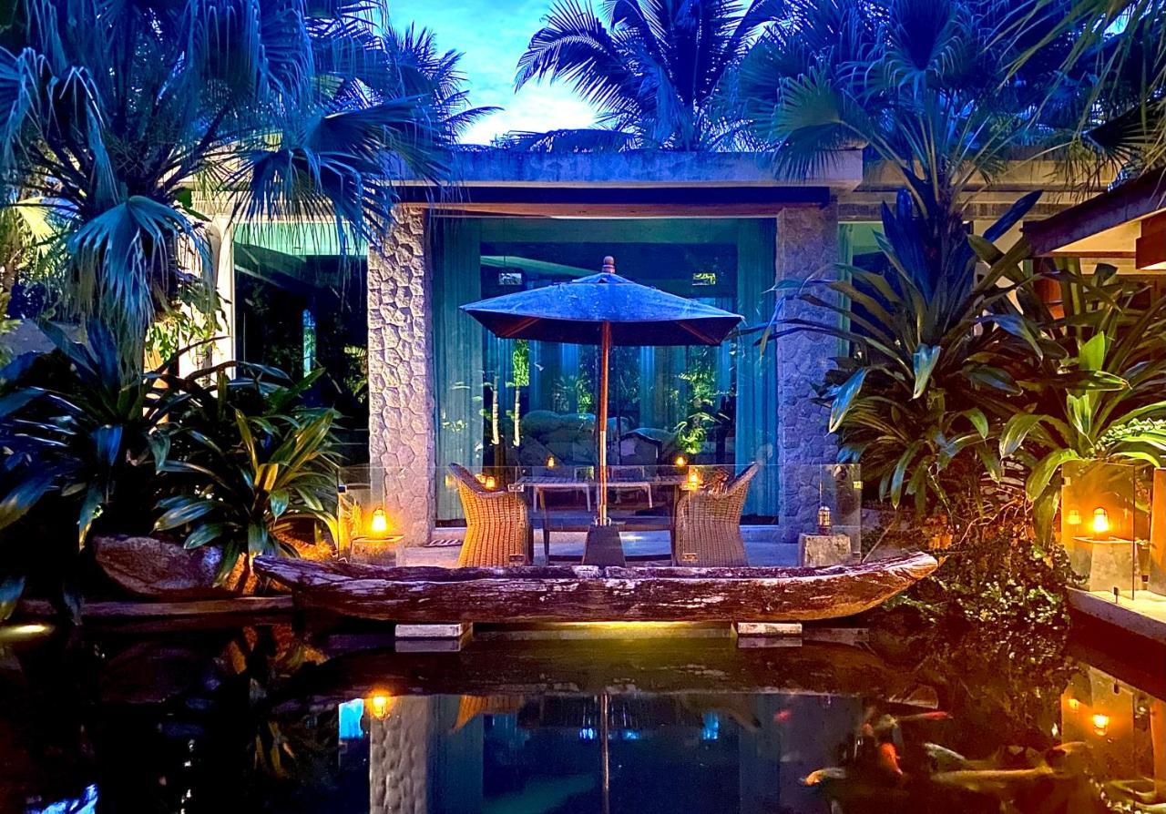On The Rocks, 4 Bedrooms, Phuket Villa Surin Beach (Phuket)