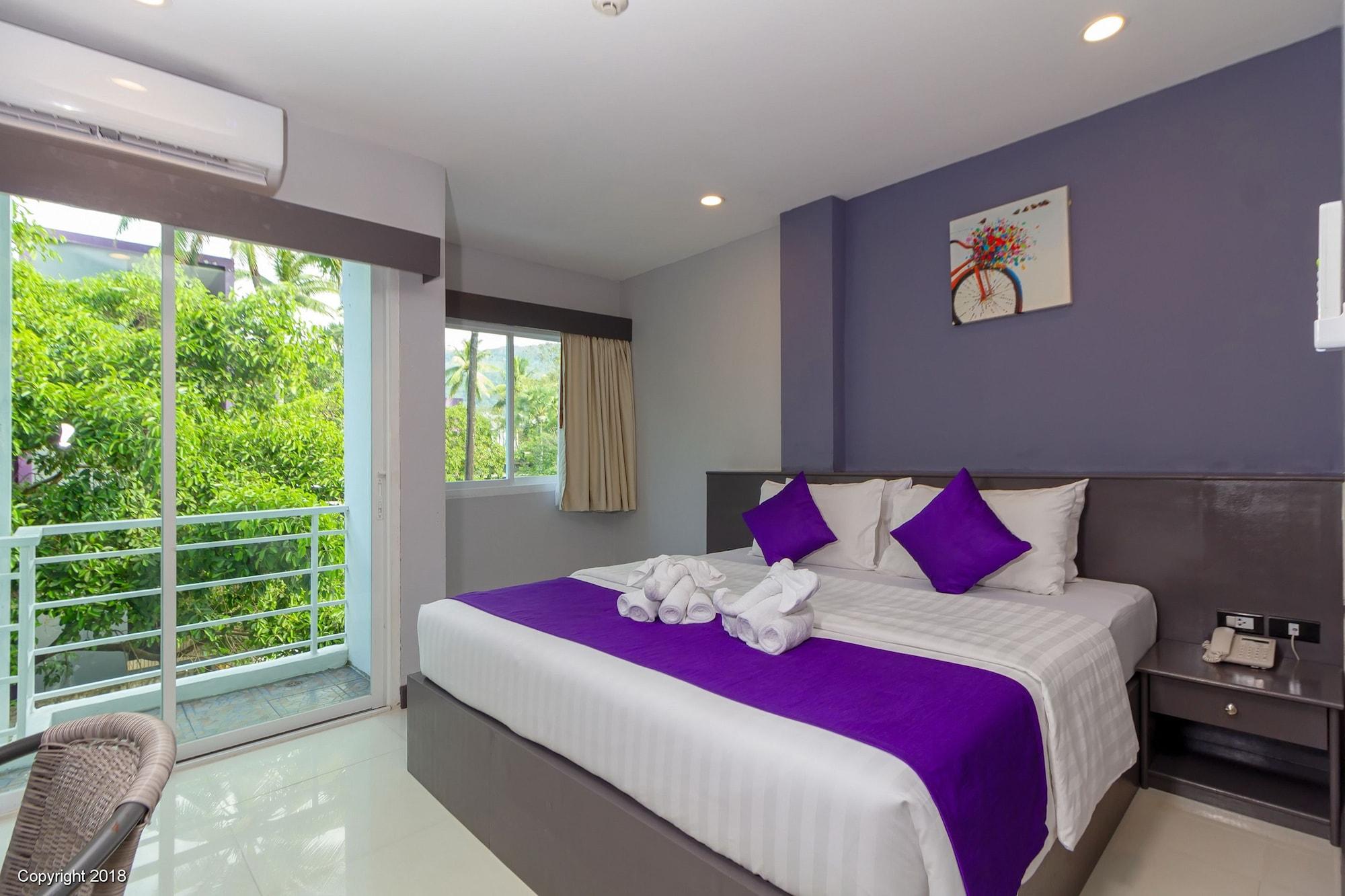 Hotel Modern Living 4*