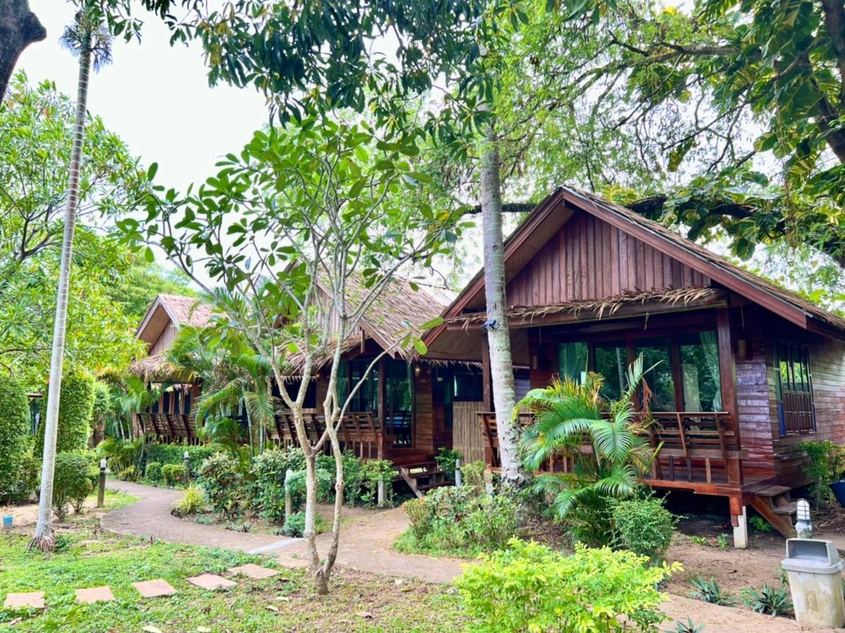 Bora Bora Phuket Hotel Chalong