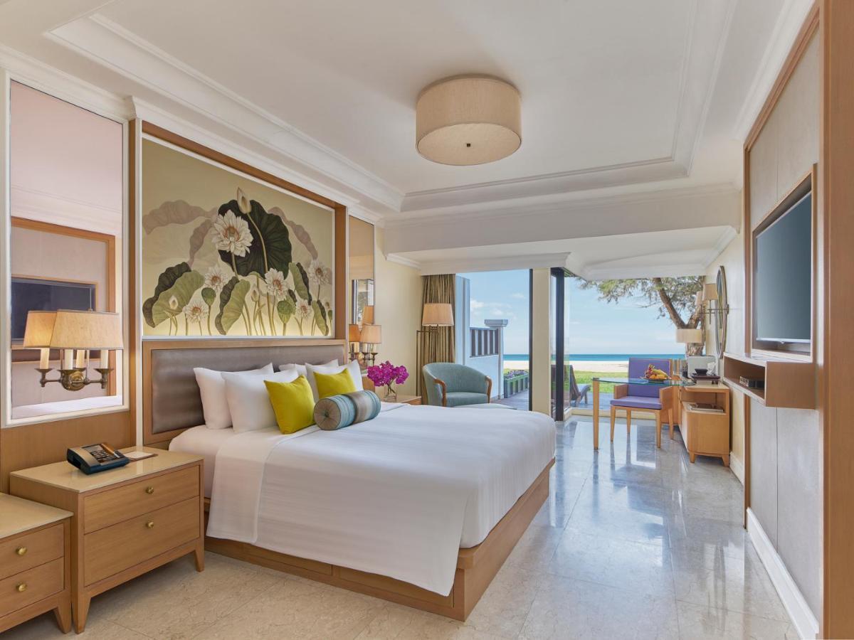 Dusit Thani Laguna Phuket Hotel