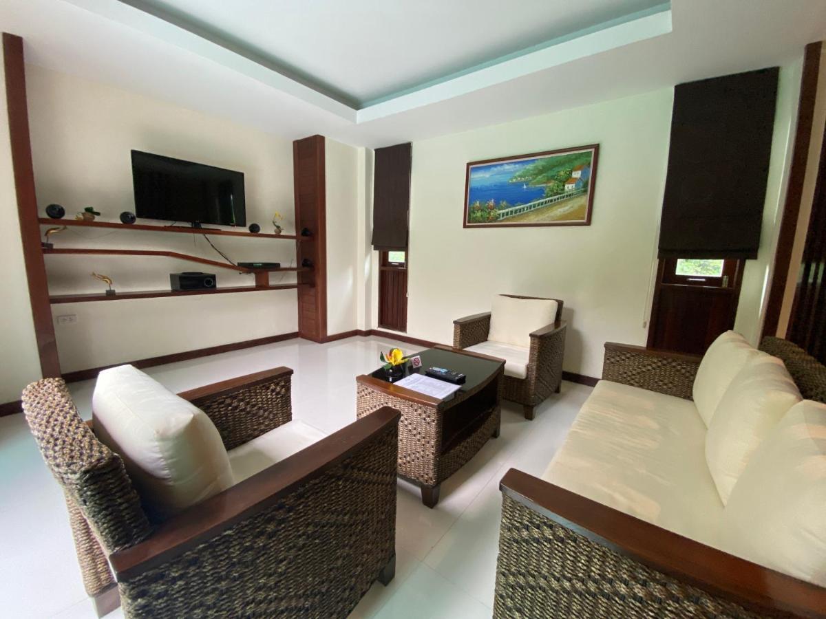 T-villa Phuket Nai Yang Pangsapuri
