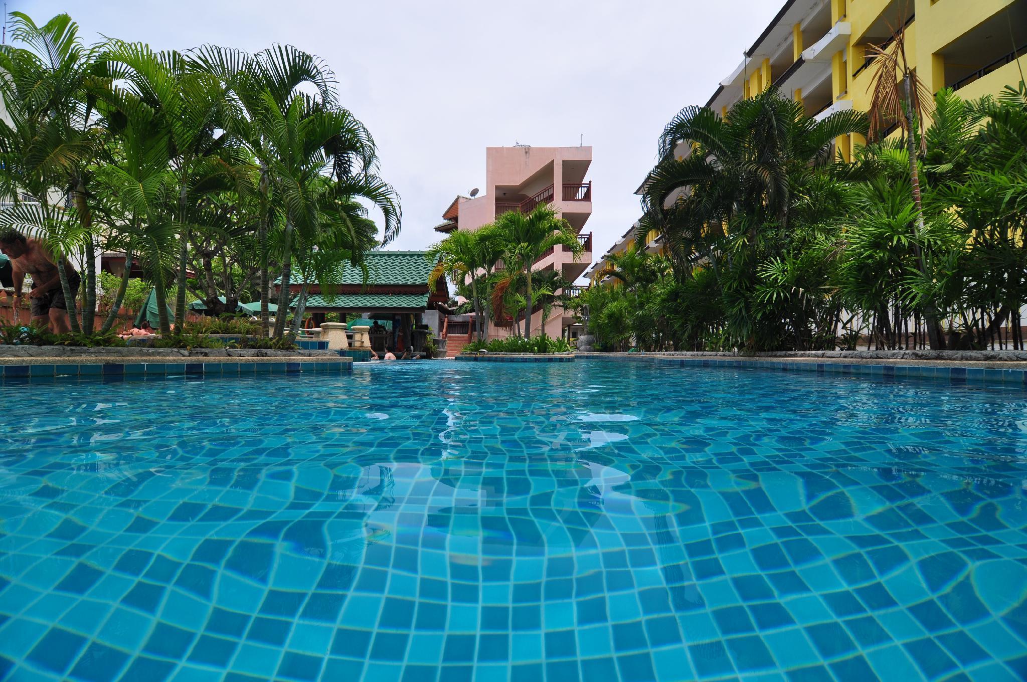 Resort Baan Karonburi Karon