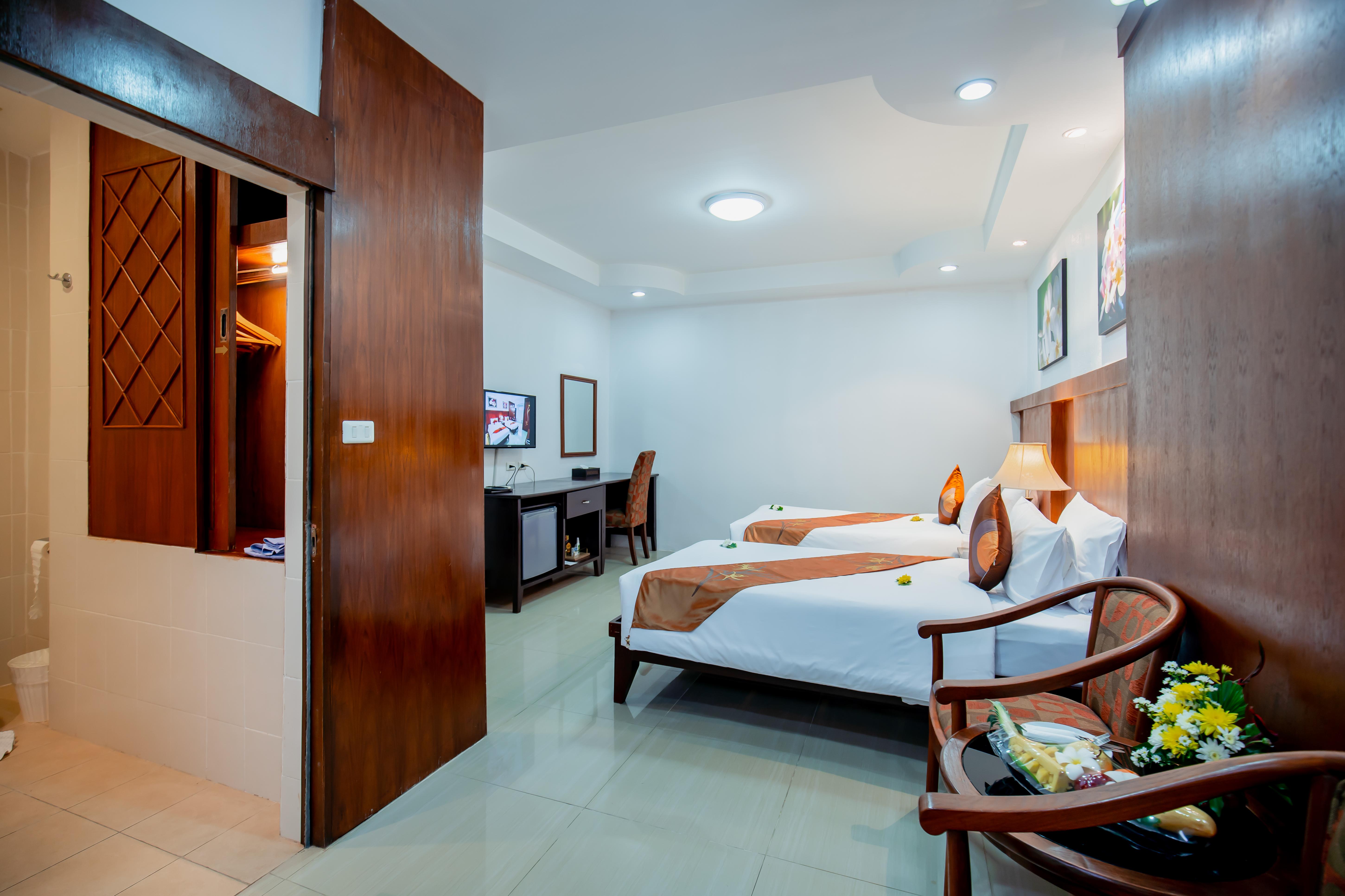 Hyton Leelavadee Hotel