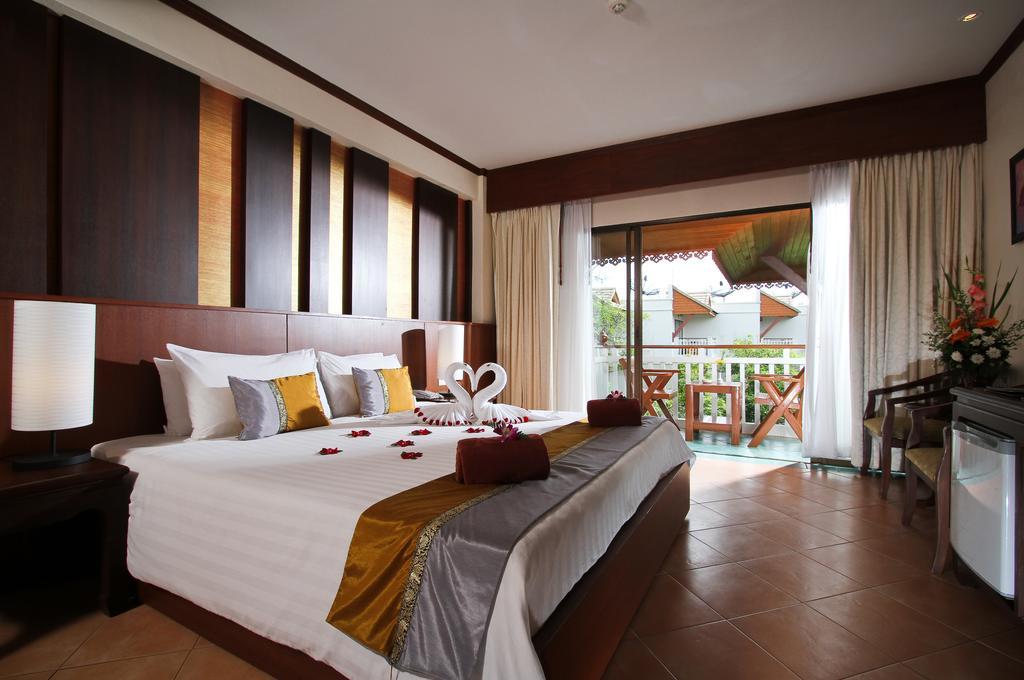 Baan Karonburi Karon