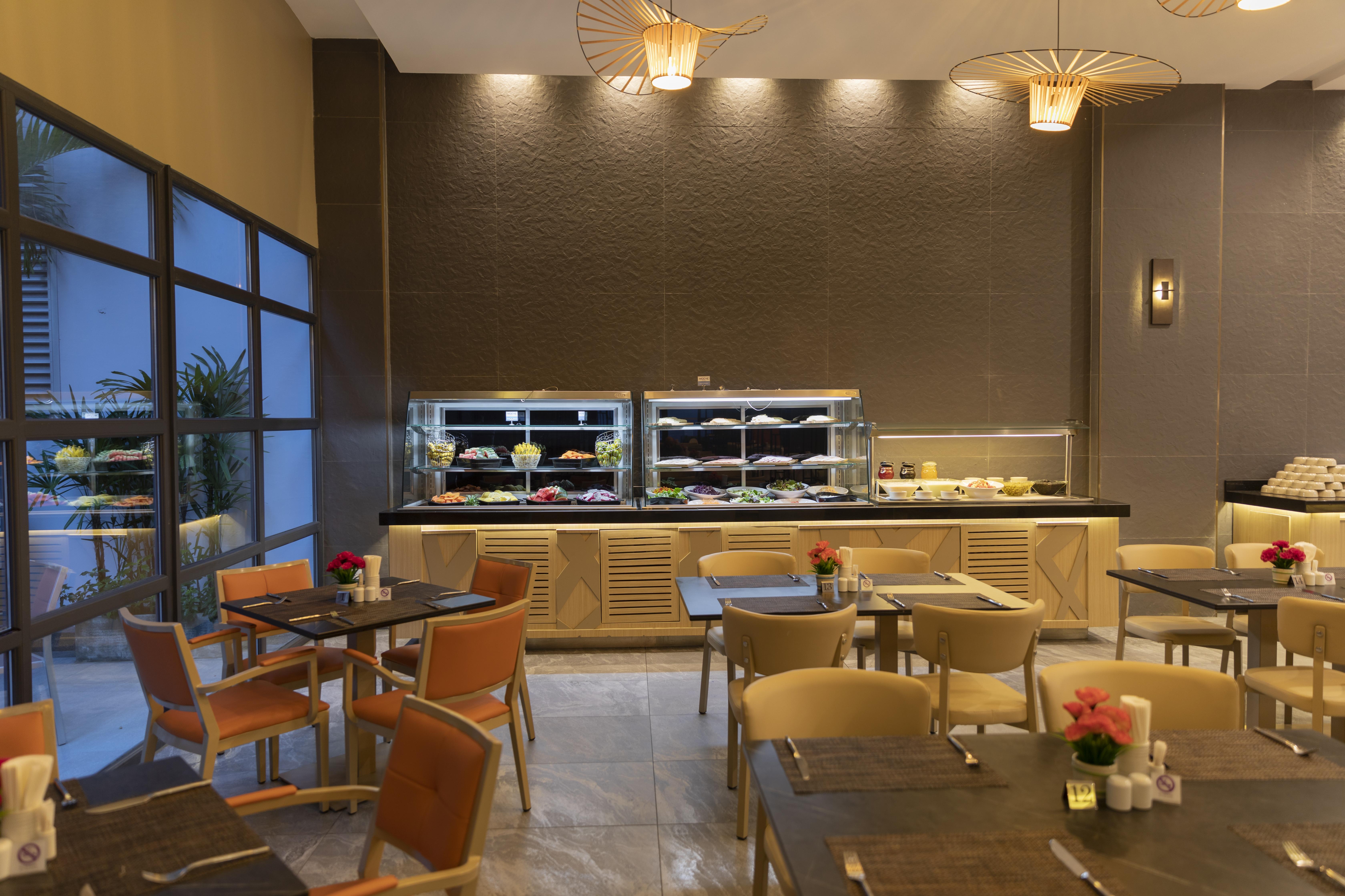 Hotel Woovo Phuket - Sha Extra 4*