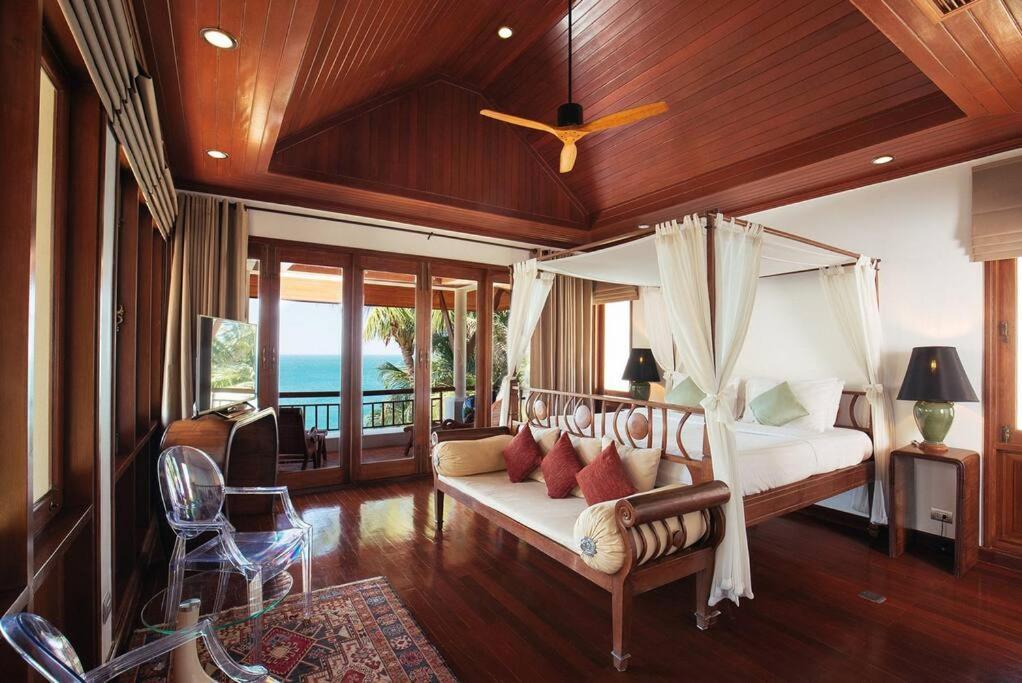 Sunyata - Phuket Oceanfront 8-bedroom Luxury - 5-minute Walk To Villa *
