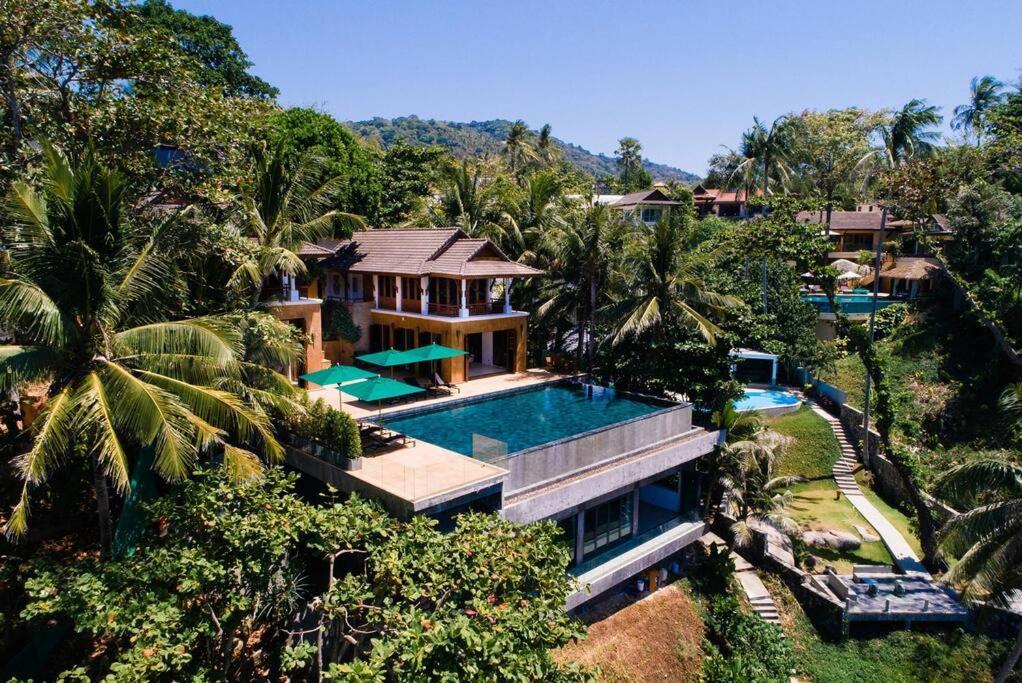 Villa Sunyata - Phuket Oceanfront 8-bedroom Luxury - 5-minute Walk To *