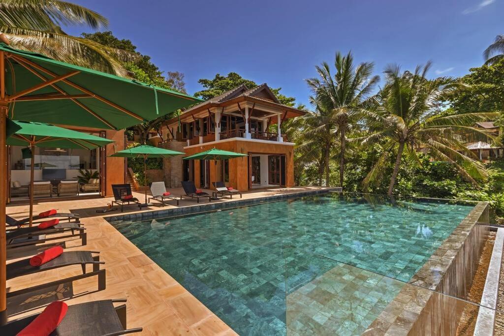 Sunyata - Phuket Oceanfront 8-bedroom Luxury - 5-minute Walk To *