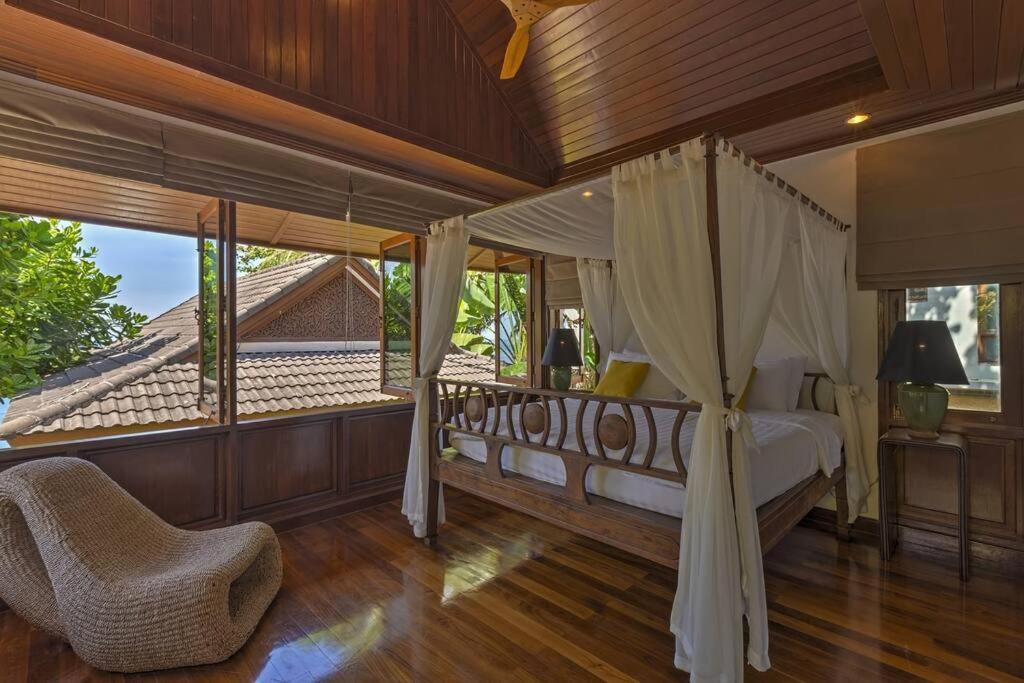 Sunyata - Phuket Oceanfront 8-bedroom Luxury - 5-minute Walk To *