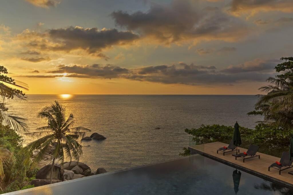 Sunyata - Phuket Oceanfront 8-bedroom Luxury - 5-minute Walk To *