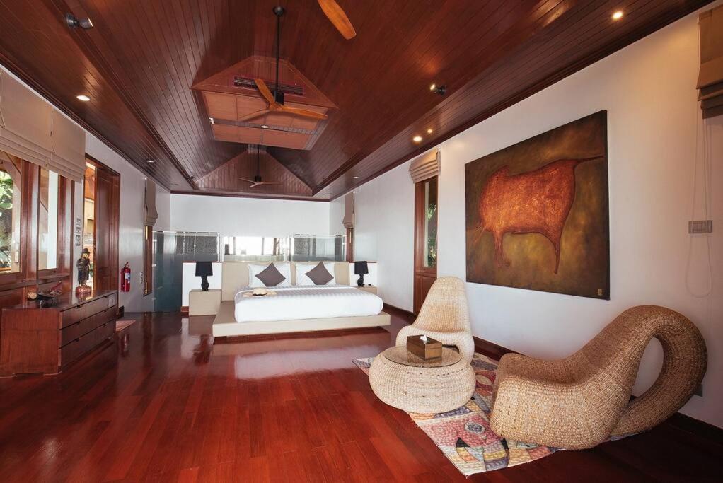Sunyata - Phuket Oceanfront 8-bedroom Luxury - 5-minute Walk To Villa