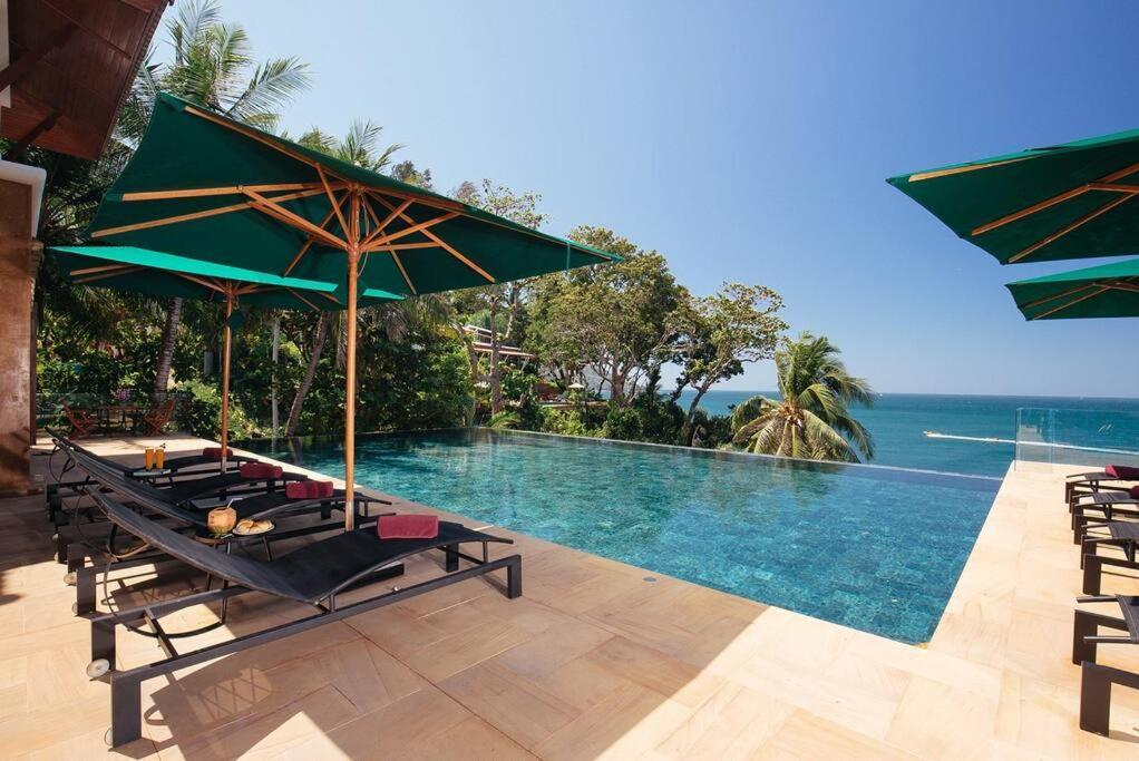 Villa Sunyata - Phuket Oceanfront 8-bedroom Luxury - 5-minute Walk To
