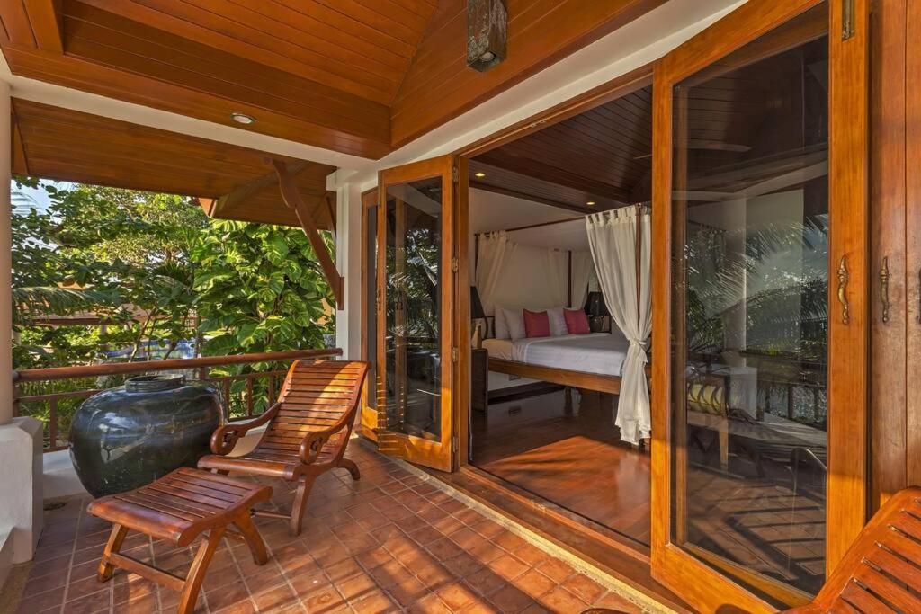 Sunyata - Phuket Oceanfront 8-bedroom Luxury - 5-minute Walk To Villa