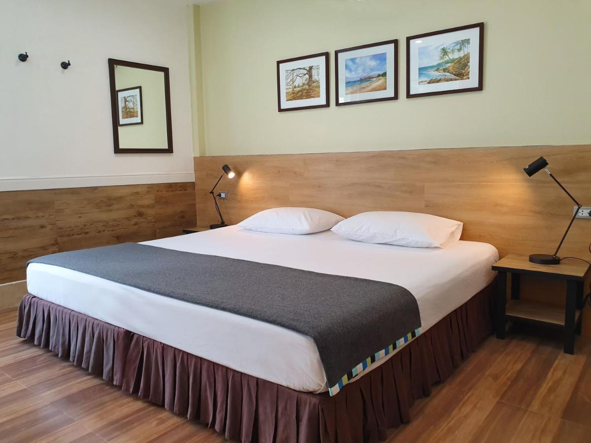 Village And Natural Garden Guest house Karon