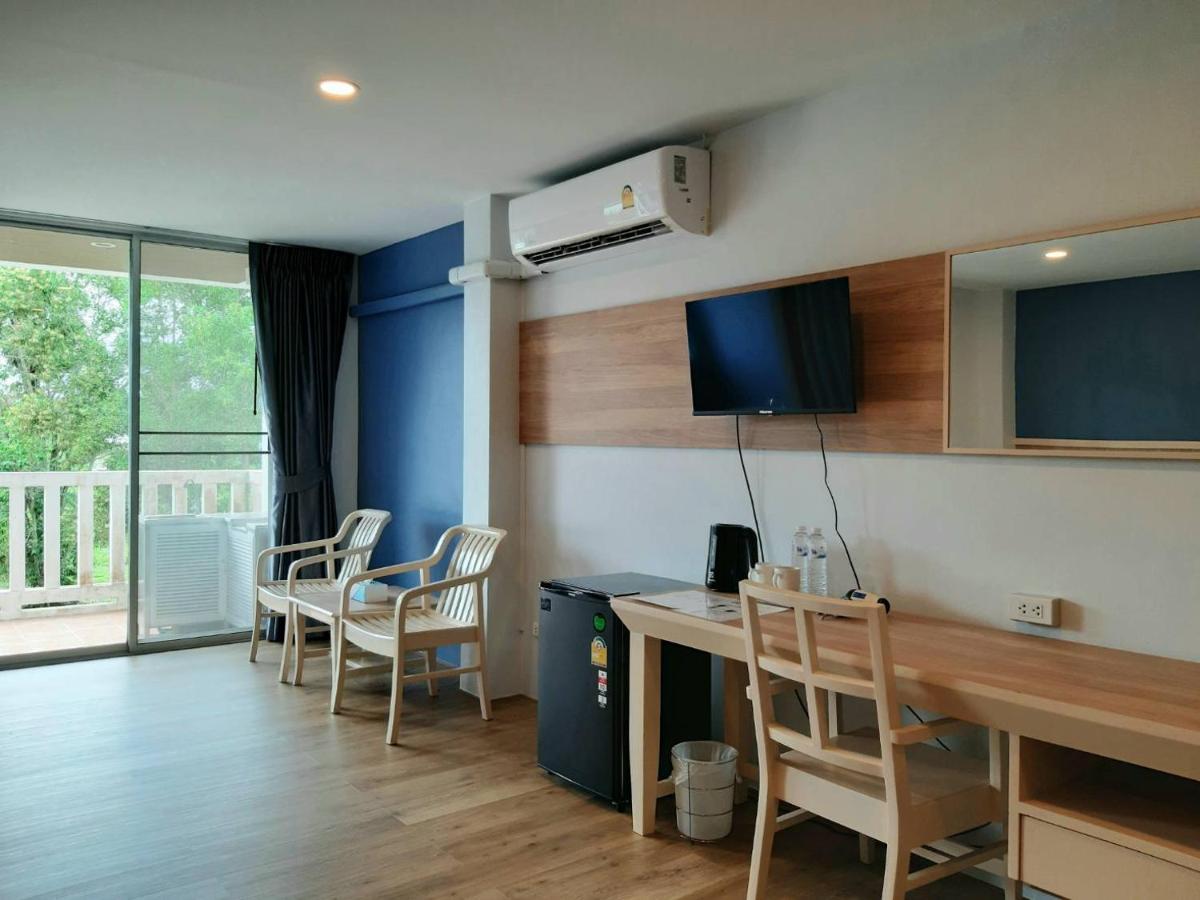 Hostel Living - Sha