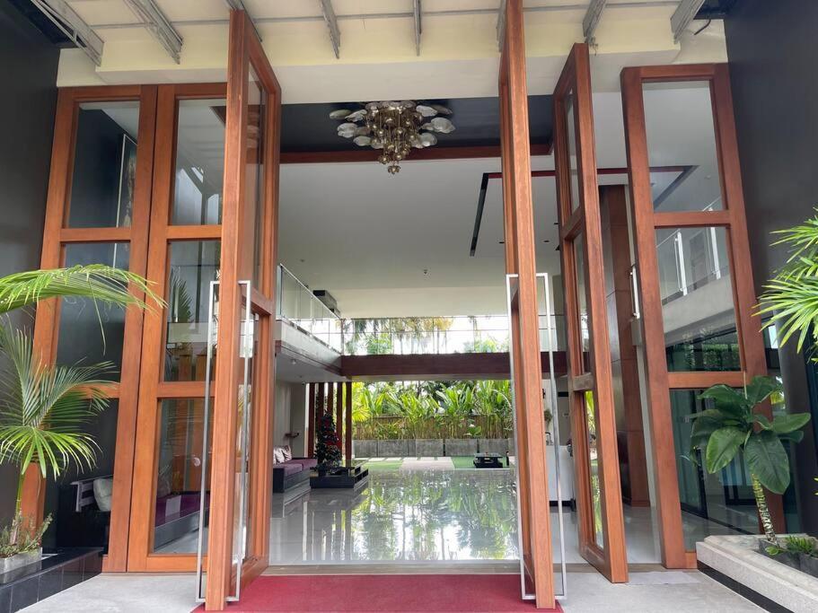 Luxury Living At Tree Nai Harn's Rawai