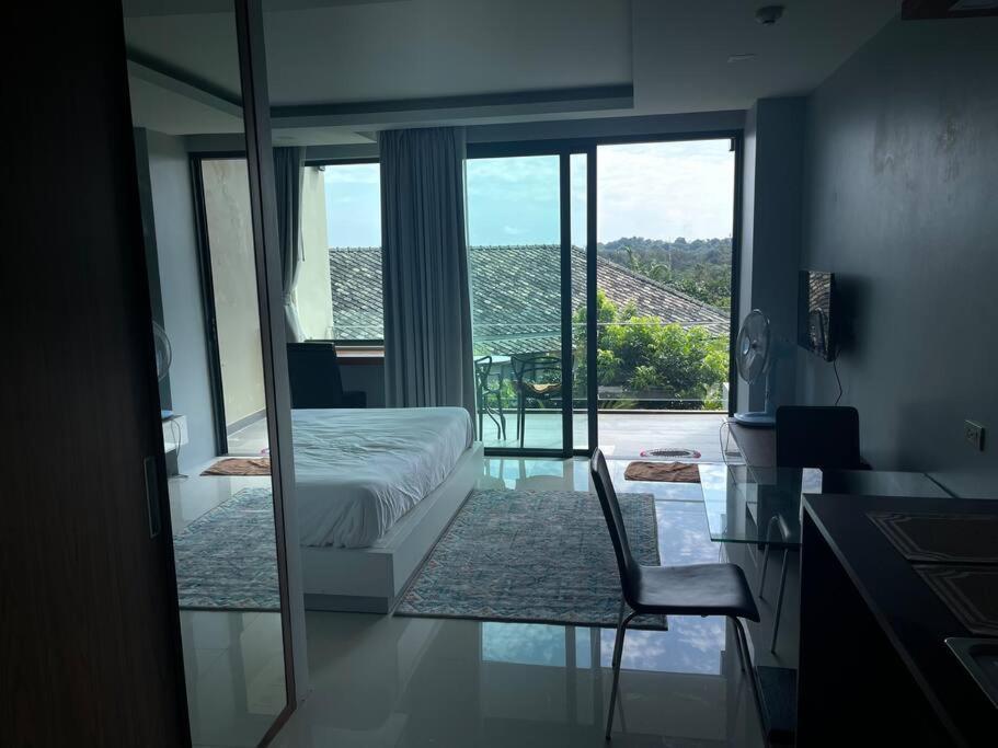 Luxury Living At Tree Nai Harn's Apartment *