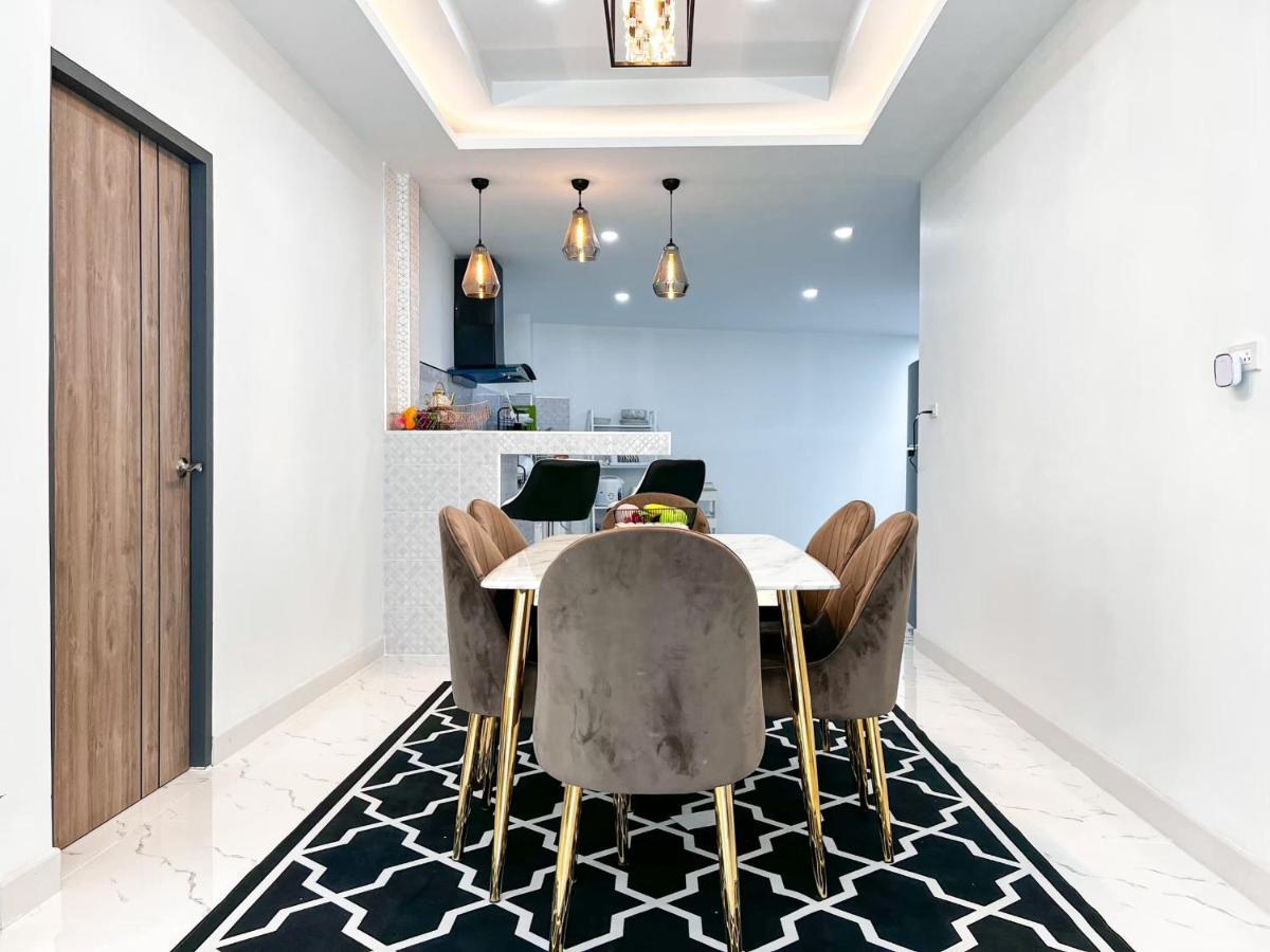 Modern Luxury House In Phuket Town Villa Ban Na Kha