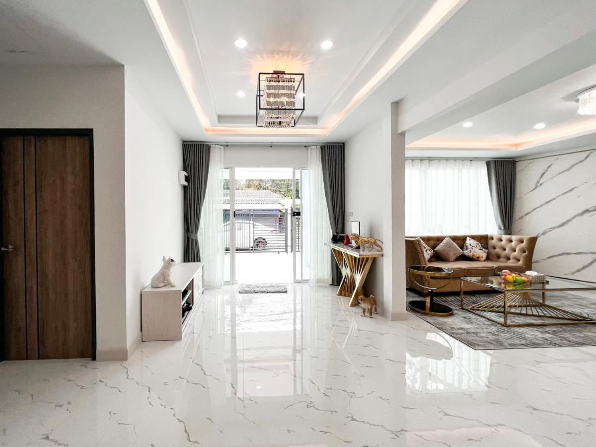 Villa Modern Luxury House In Phuket Town Ban Na Kha