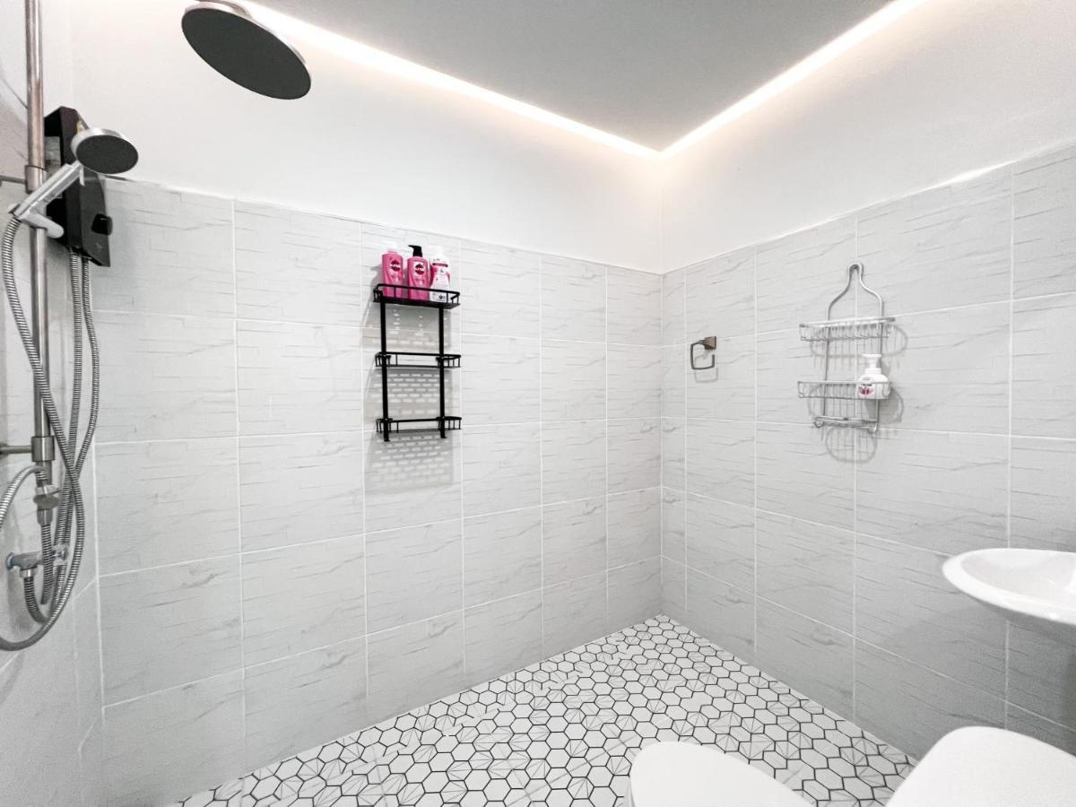 Modern Luxury House In Phuket Town Villa *
