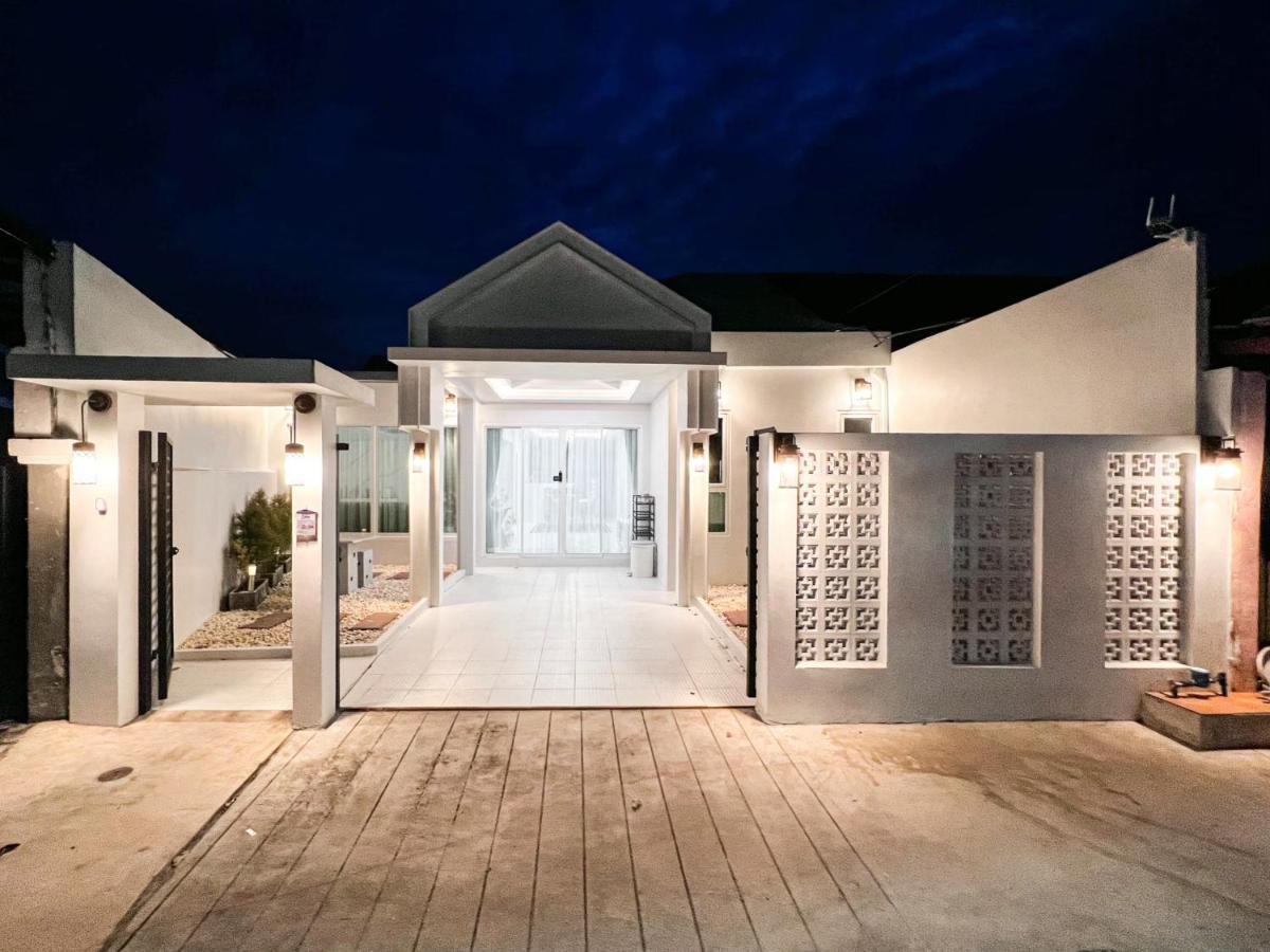 Villa Modern Luxury House In Phuket Town Ban Na Kha
