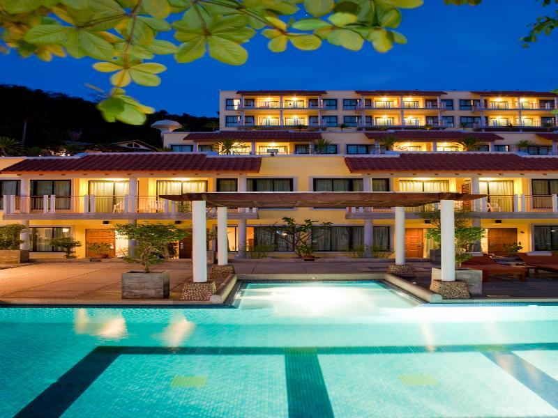 Hotel By The Sea 3*
