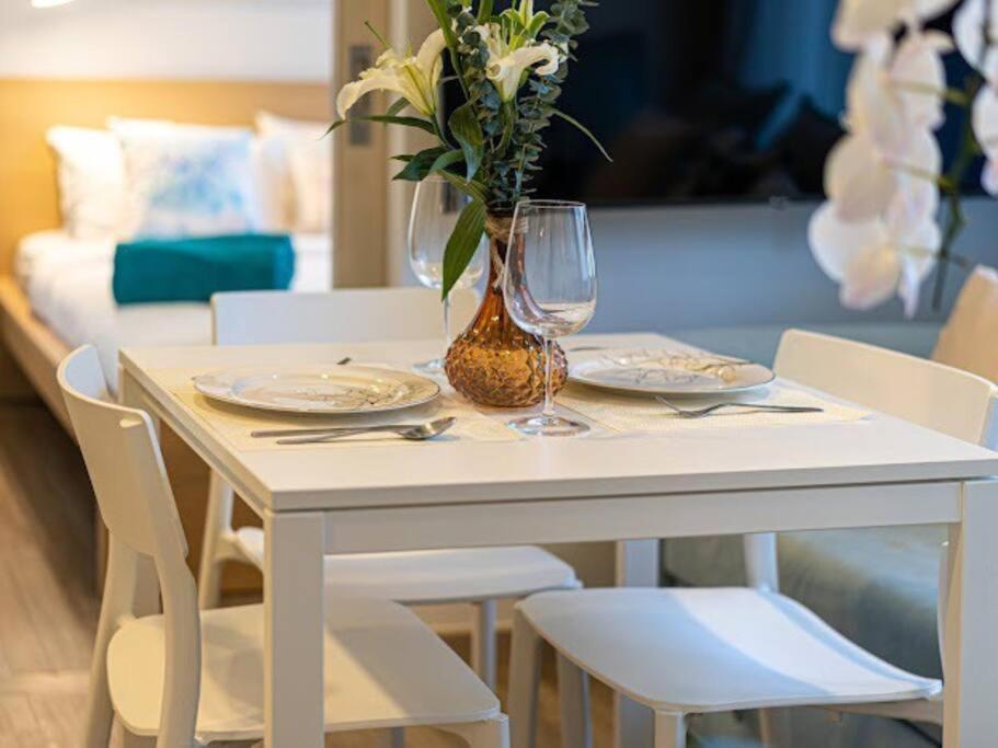 Bangtao , Laguna , 5 Minutes From The Bench, 2 Bedroom Apartment Phuket