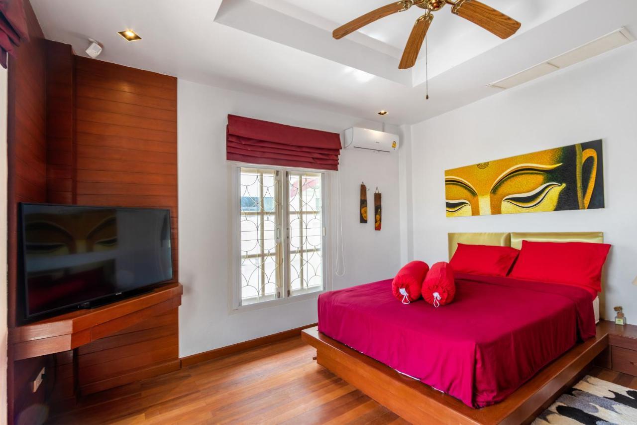 Recommend A Warm Thai Style Private Swimming Pool With Convenient Traffic And Living, Walking 700 Meters To The The