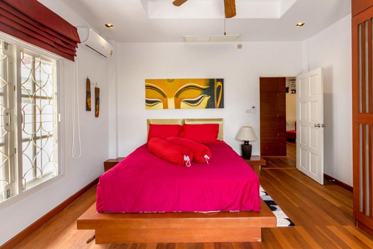 Villa Recommend A Warm Thai Style Private Swimming Pool With Convenient Traffic And Living, Walking 700 Meters To The The *