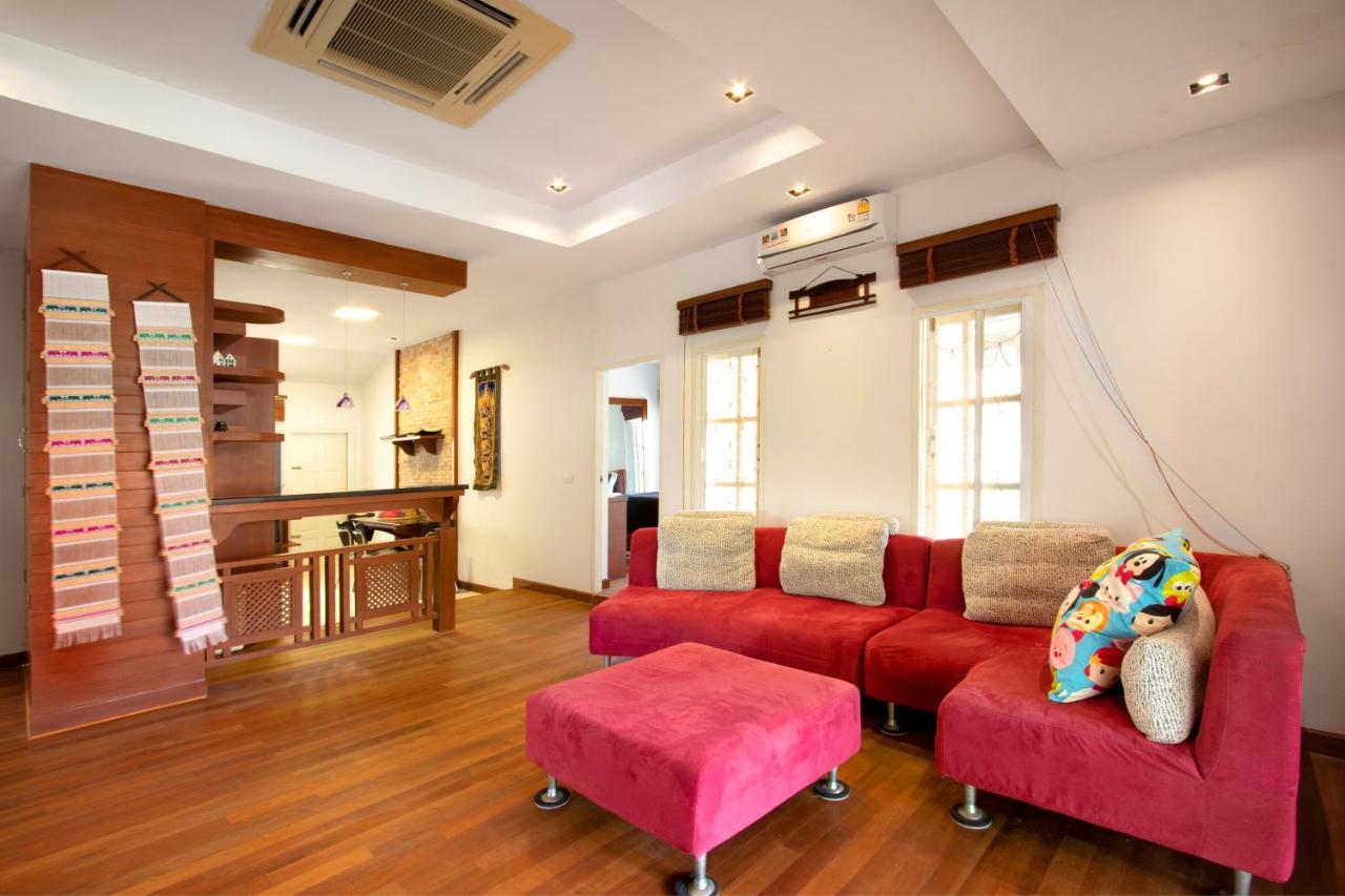 Recommend A Warm Thai Style Private Swimming Pool With Convenient Traffic And Living, Walking 700 Meters To The The Villa Strand Kamala