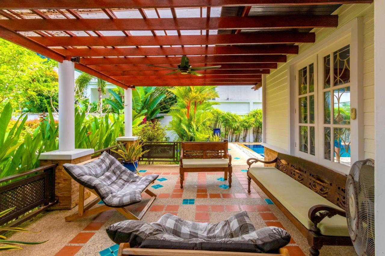 Recommend A Warm Thai Style Private Swimming Pool With Convenient Traffic And Living, Walking 700 Meters To The The * Strand Kamala