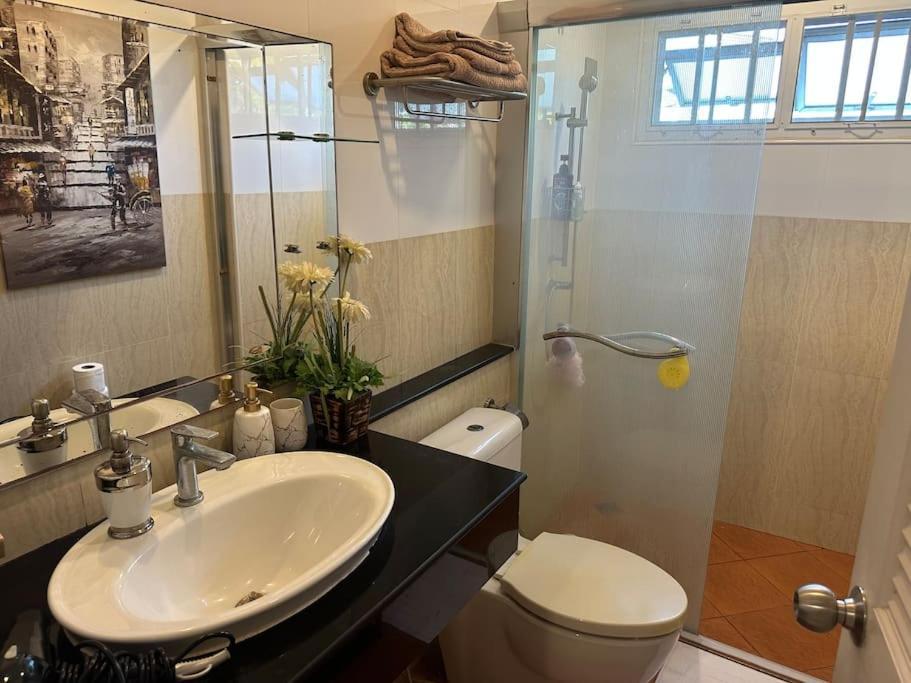 Villa Chalong'da Muhtesem Lokasyon Havuzlu Chalong