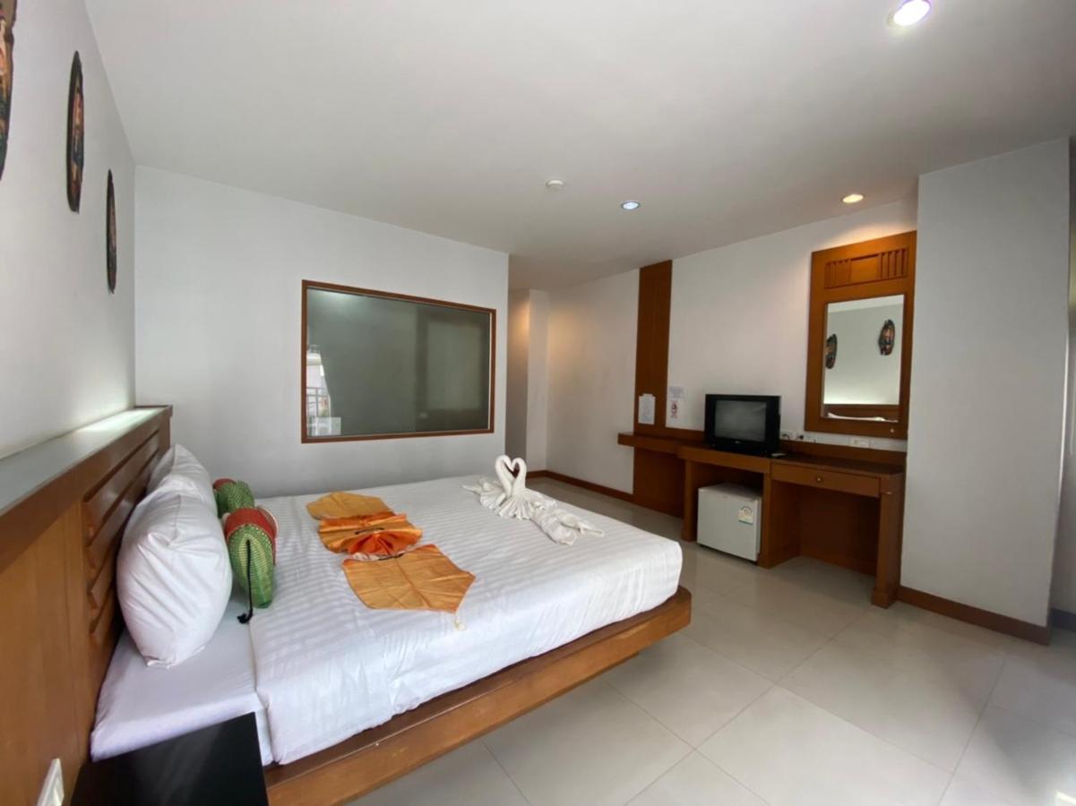 One World One 2 * Patong