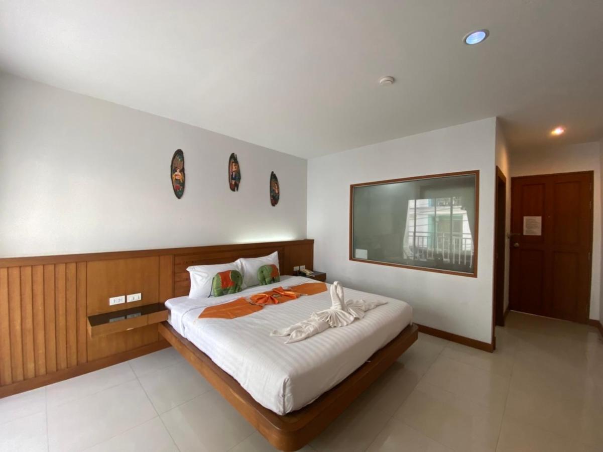 One World One 2 Hostel Patong