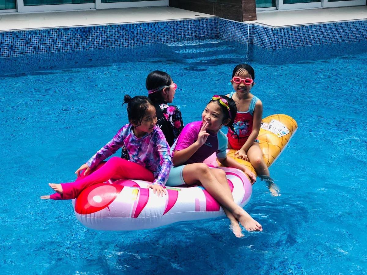 Hotel The Beachfront Phuket 5*