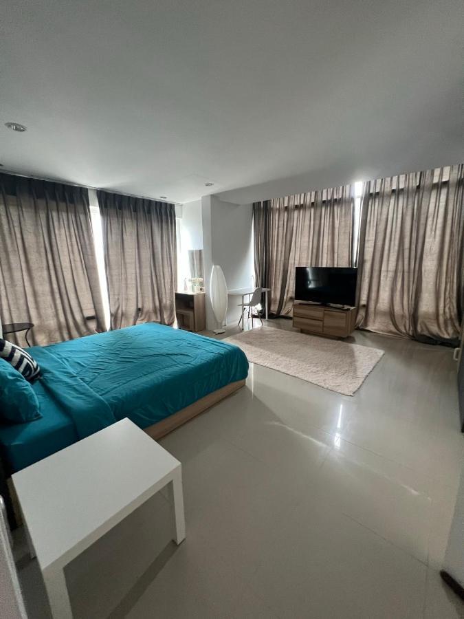 Apartment The Chu Cafe / Nai Harn