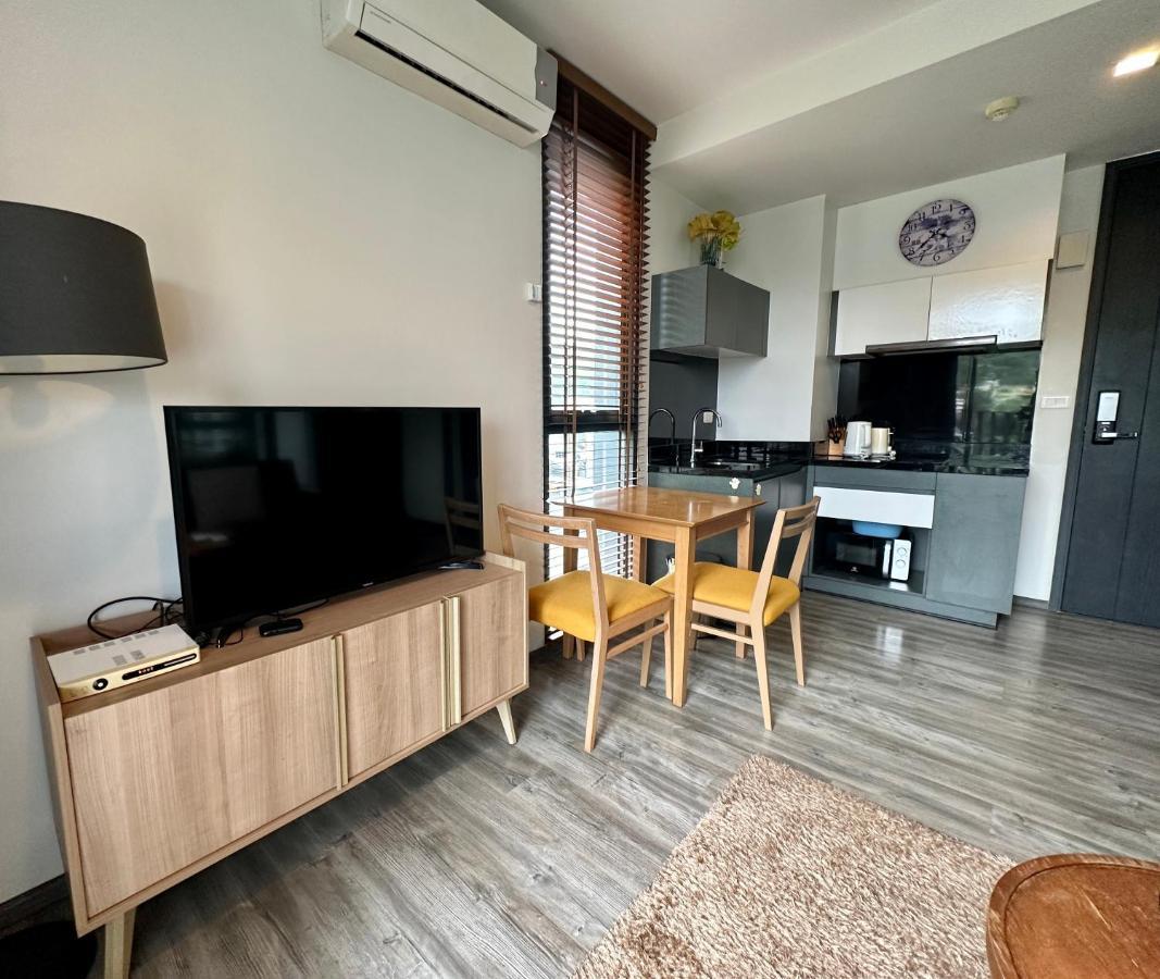 Modern 211 The Deck At Apartment Patong