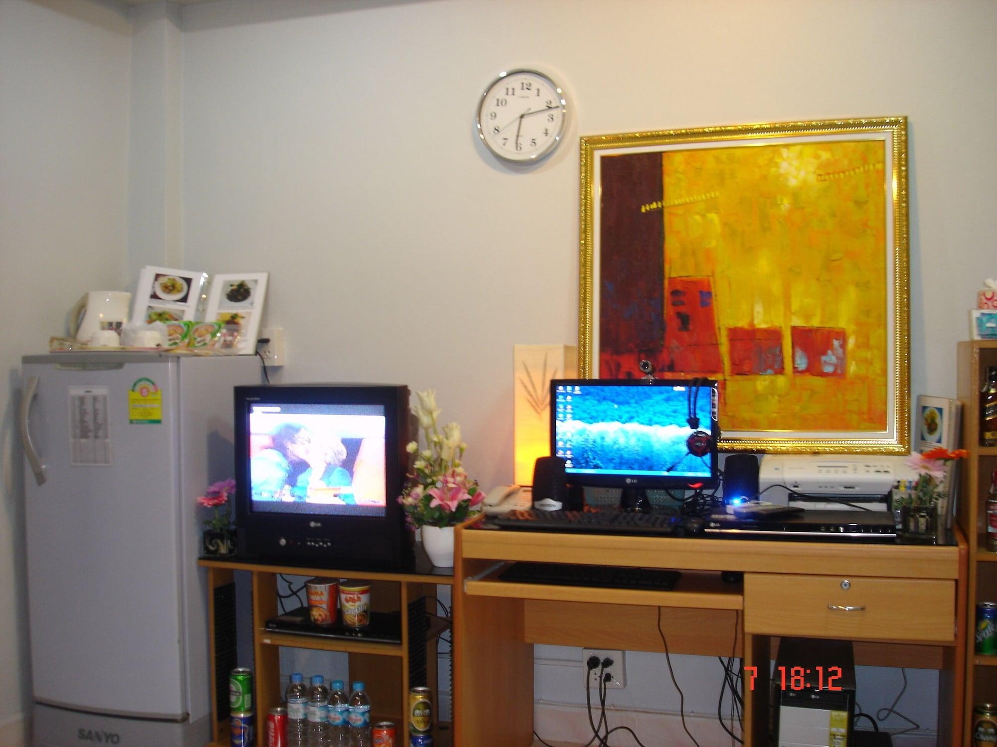 Lamai Hostel *