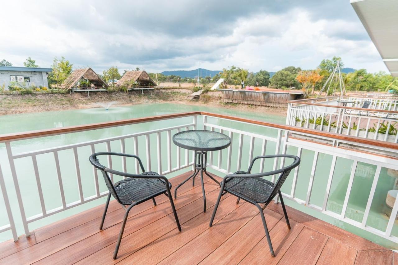 The Wide View And Restaurant Ban Pak Lak