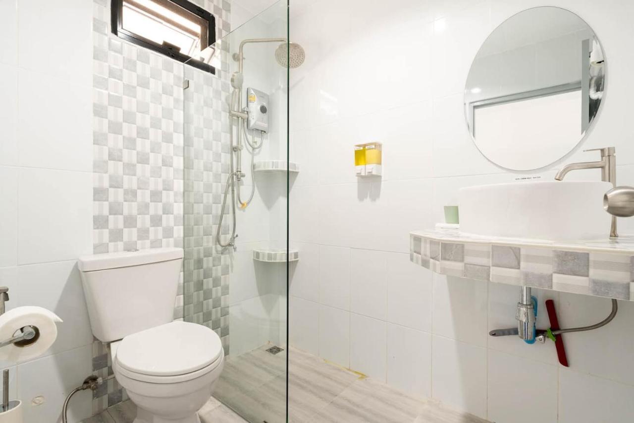 Apartment Fantasy - Pool Access