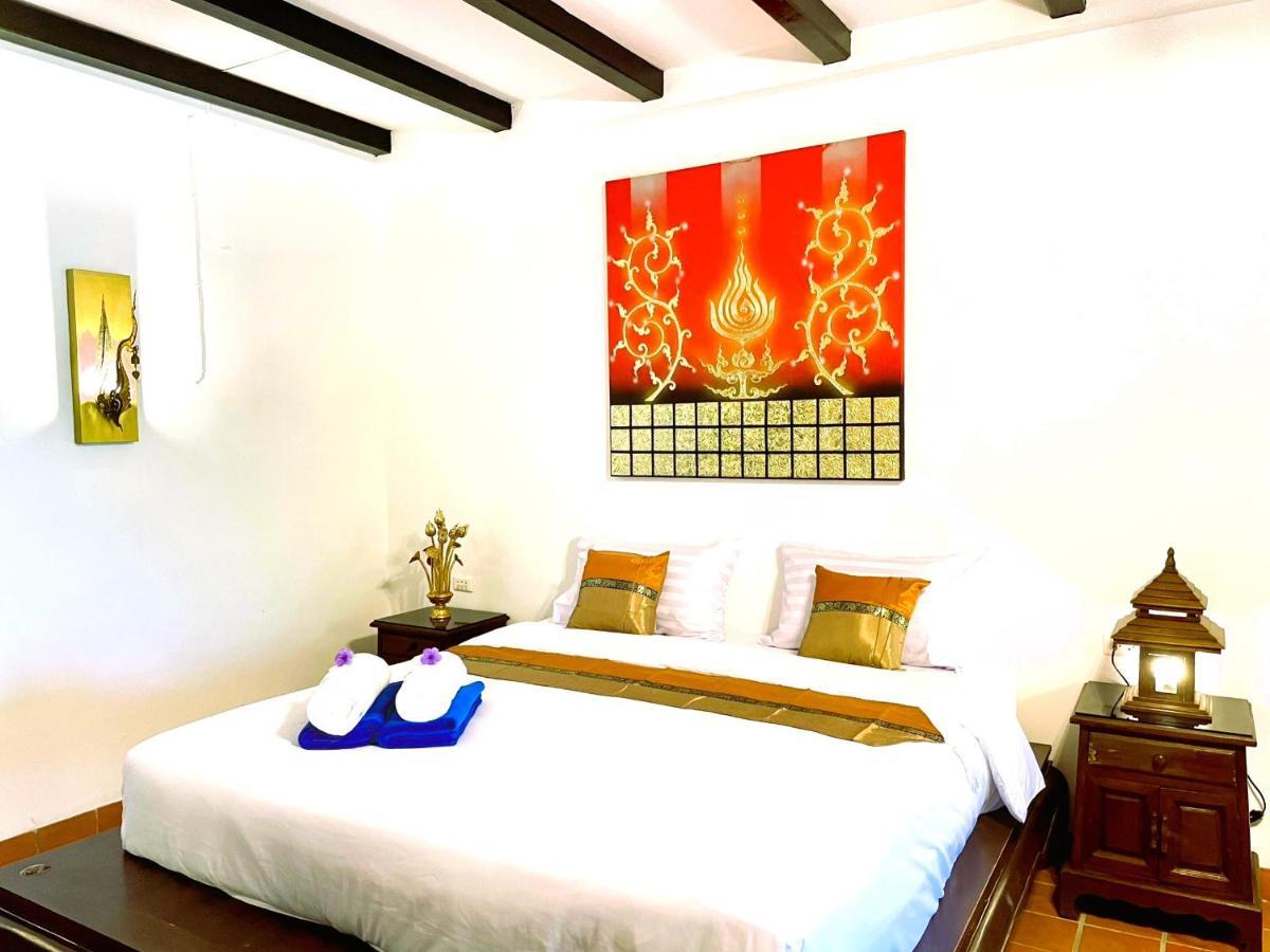 Boomerang Village Hotel