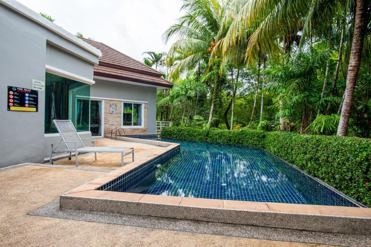 Colorful Pool Ban Chin Tham Mai