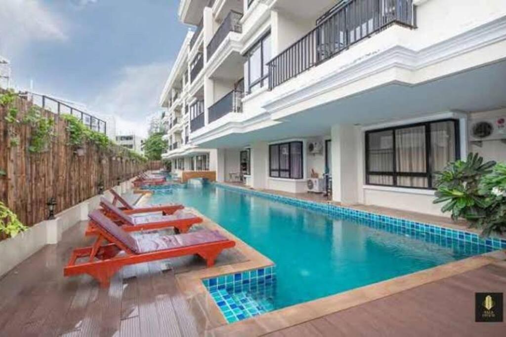 Cozy 2 Bedrooms Walk To Apartment Rawai