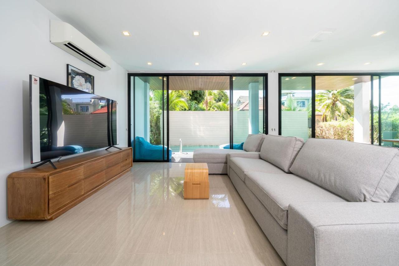3-story Pool Katahan Just 7 Min Walk To - Utk4 Villa