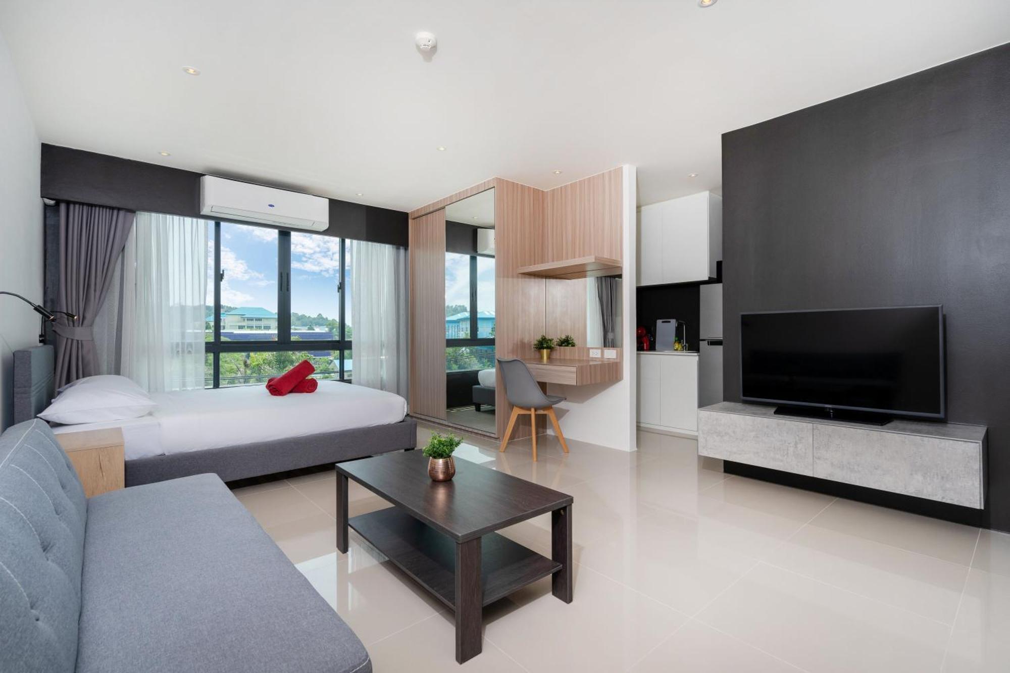 Hill View A920 B With Prime Location Apartment