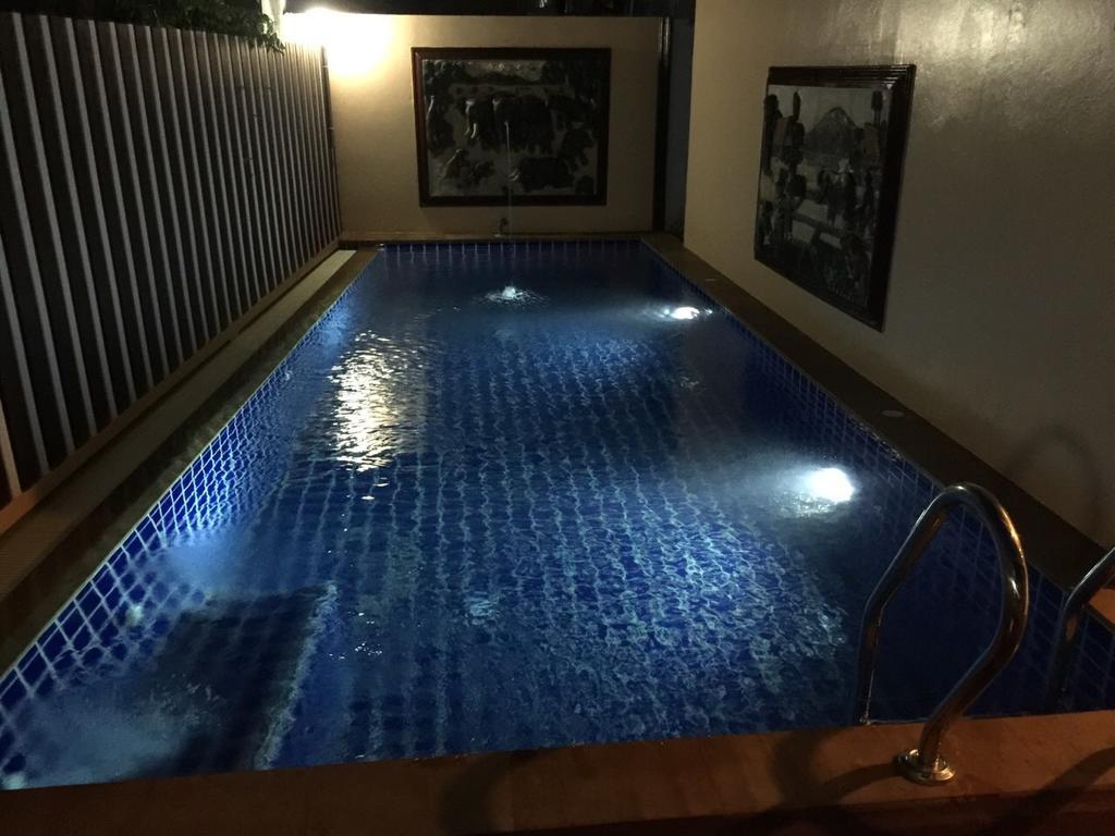 Phuket Airport Hotel 2*