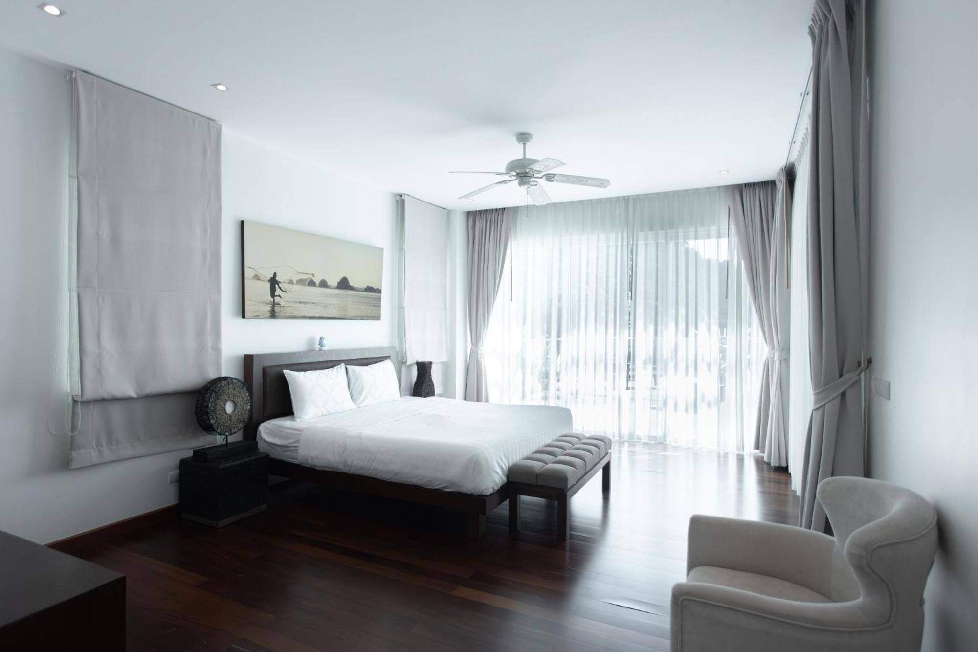 Penthouse Kamala Falls 260mq *