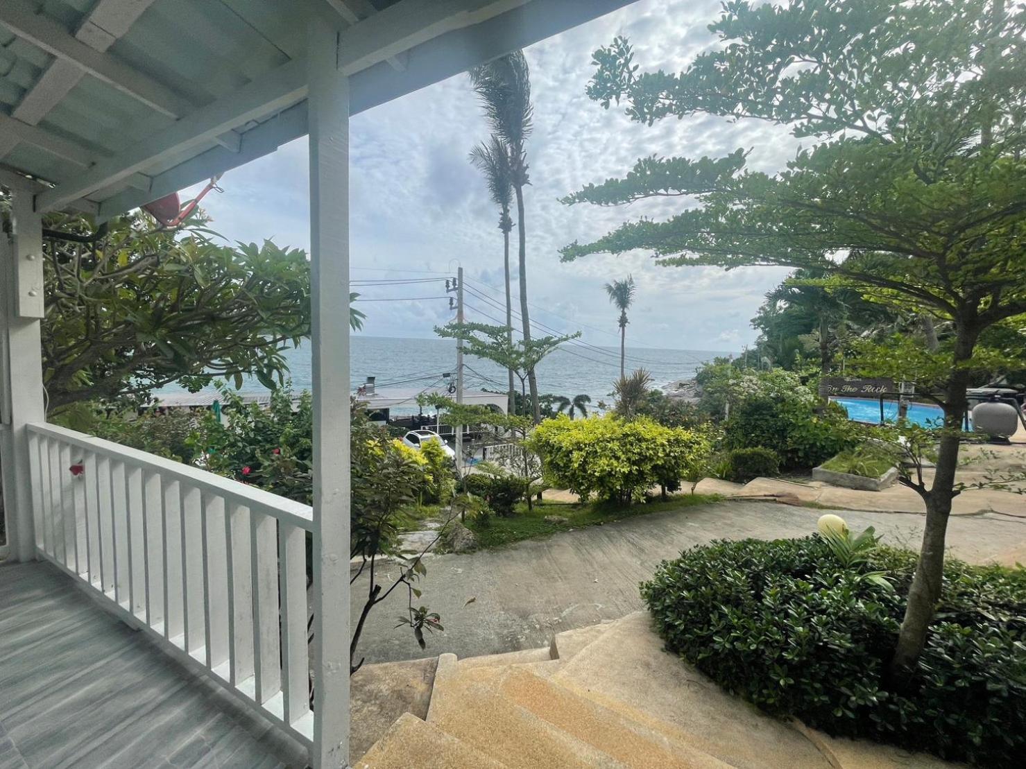 Resort Naiharn On The Rock Phuket 2*