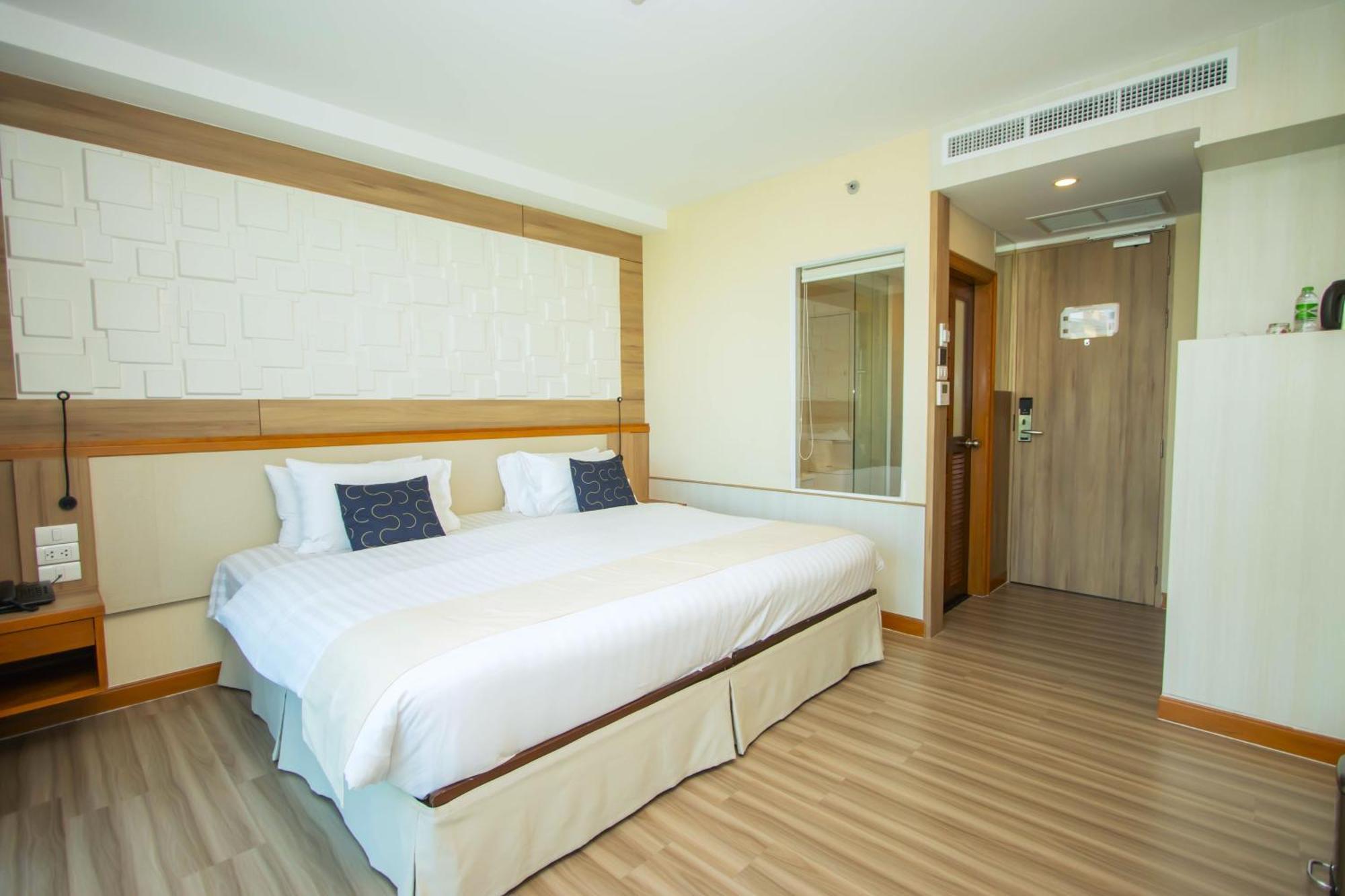Sira Grande & Hotel Patong