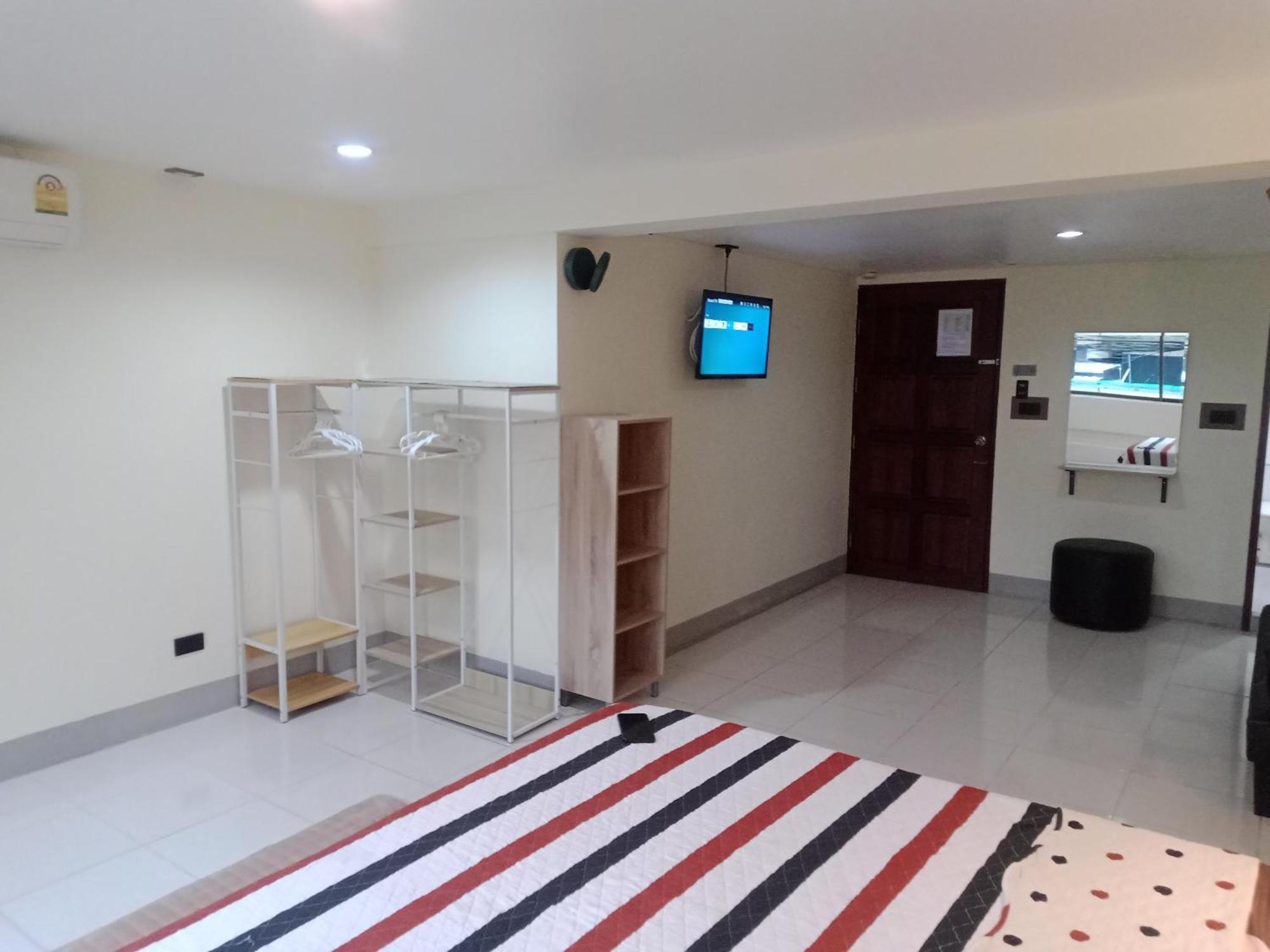 Rumah tetamu Living & Cafe Bar